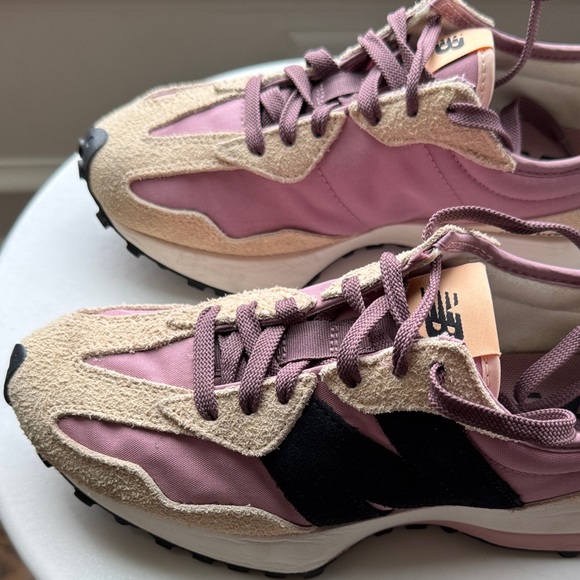 New Balance Women's 327 Sneakers Size 8.5 - Picture 10 of 16